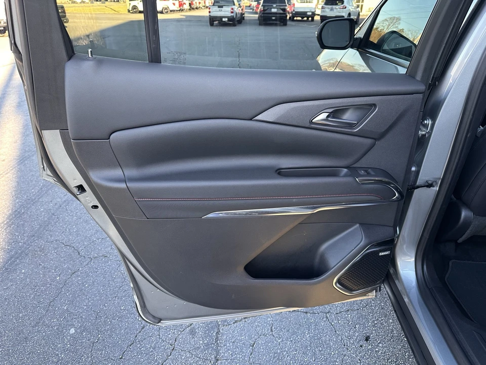 2024 Chevrolet Traverse - Image 10 of 12