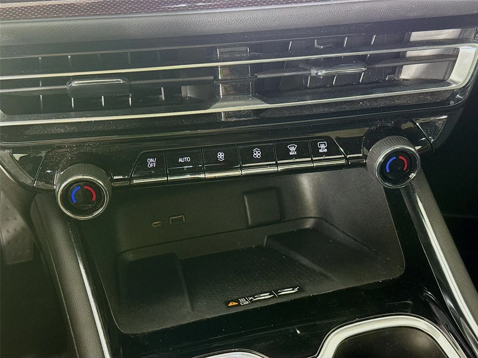 2024 Chevrolet Traverse - Image 18 of 21