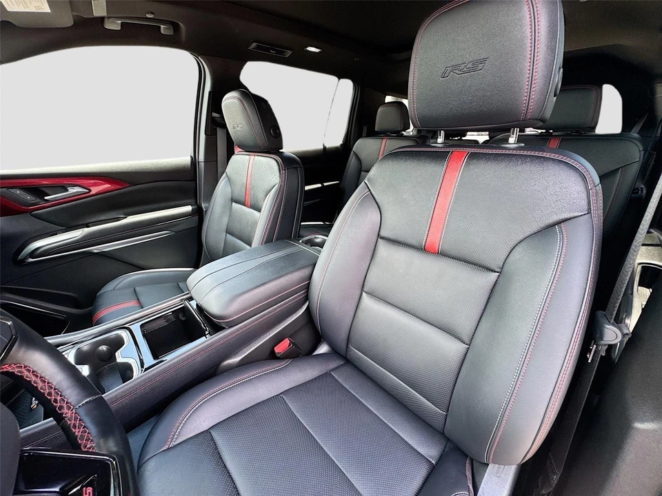 2024 Chevrolet Traverse - Image 15 of 21