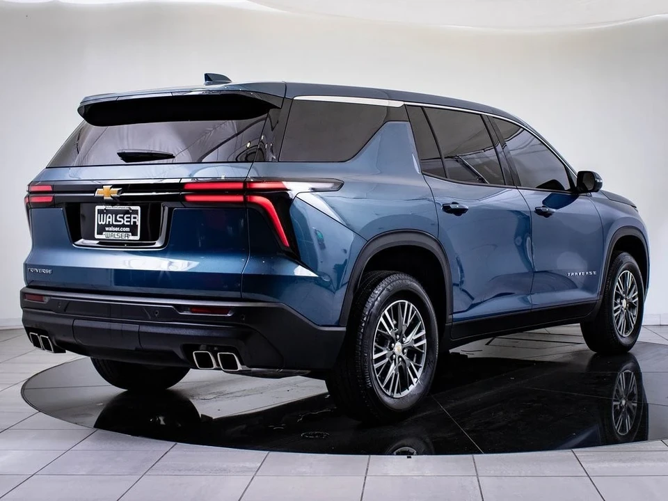 2024 Chevrolet Traverse - Image 10 of 21