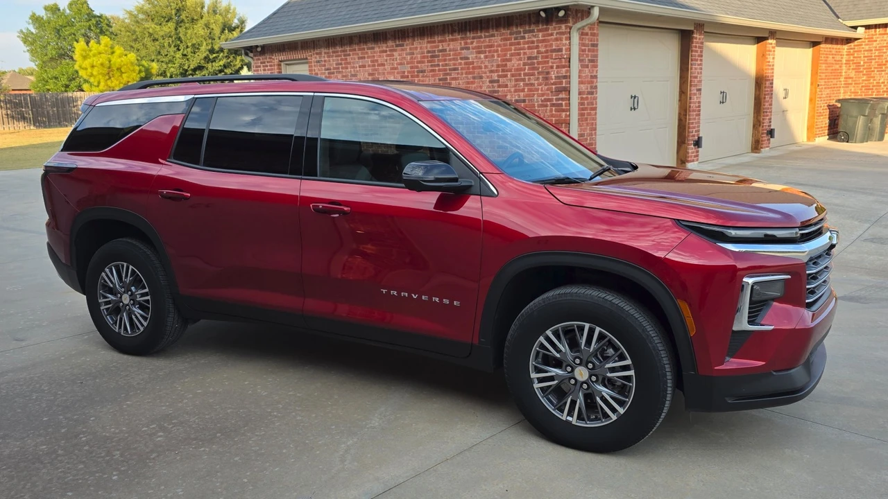 2024 Chevrolet Traverse - Image 3 of 21