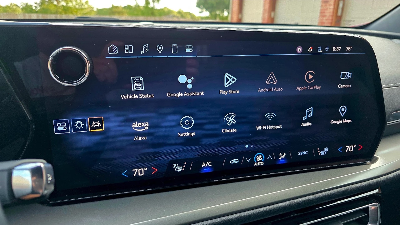 2024 Chevrolet Traverse - Image 12 of 21