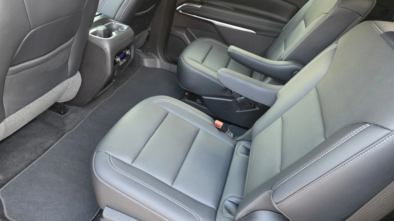 2024 Chevrolet Traverse - Image 17 of 21