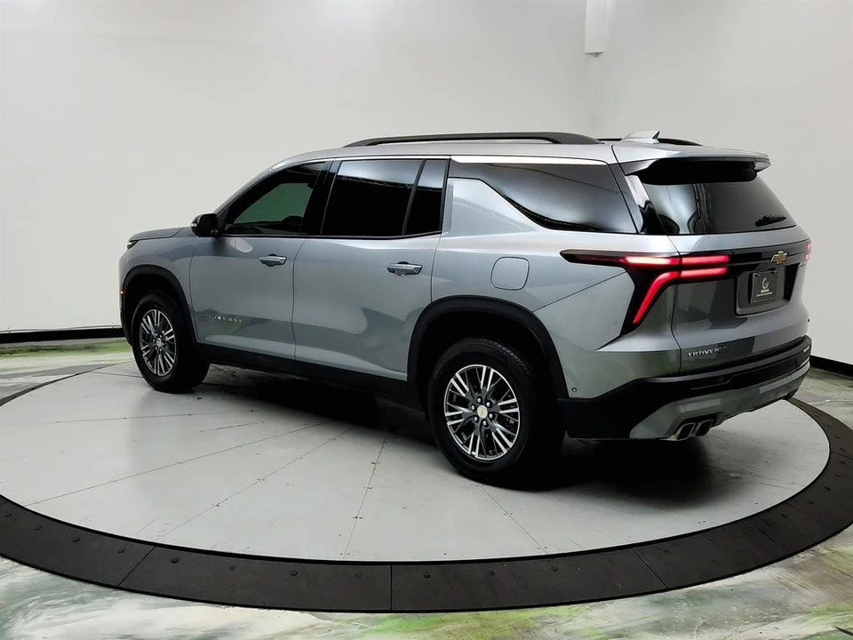 2024 Chevrolet Traverse - Image 7 of 21
