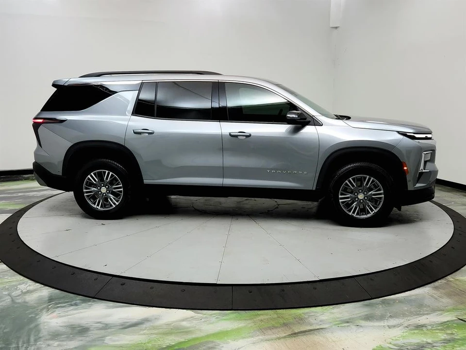 2024 Chevrolet Traverse - Image 4 of 21