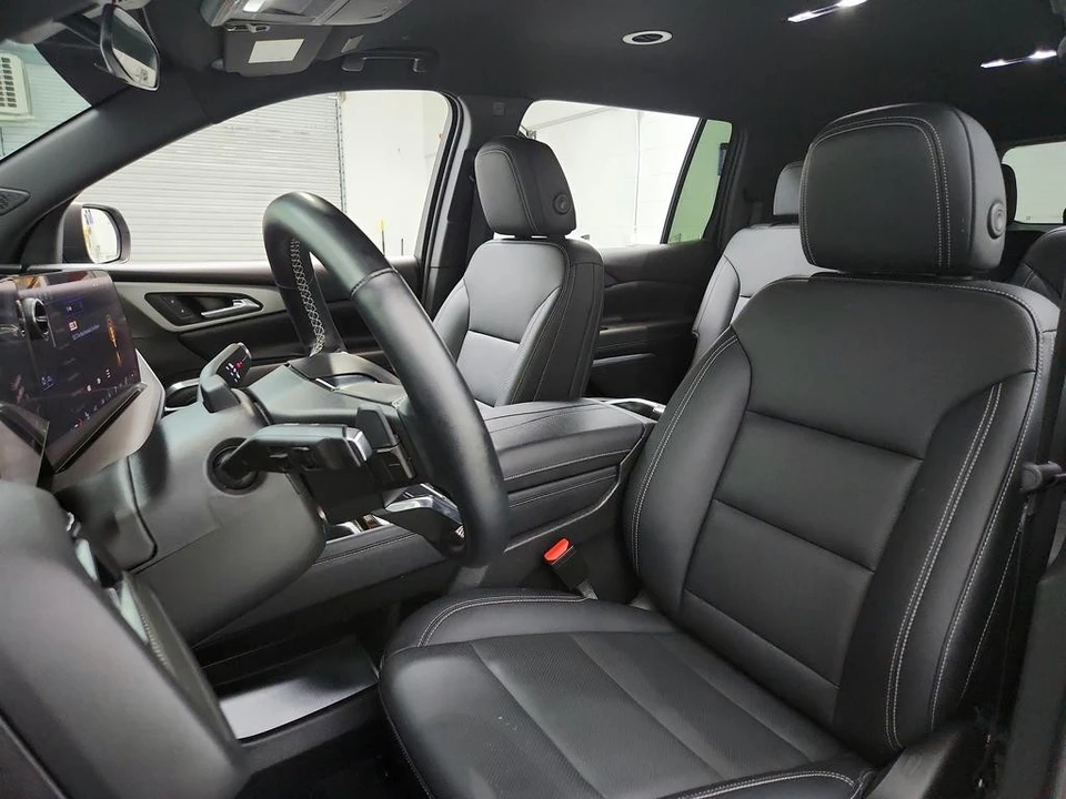 2024 Chevrolet Traverse - Image 14 of 21