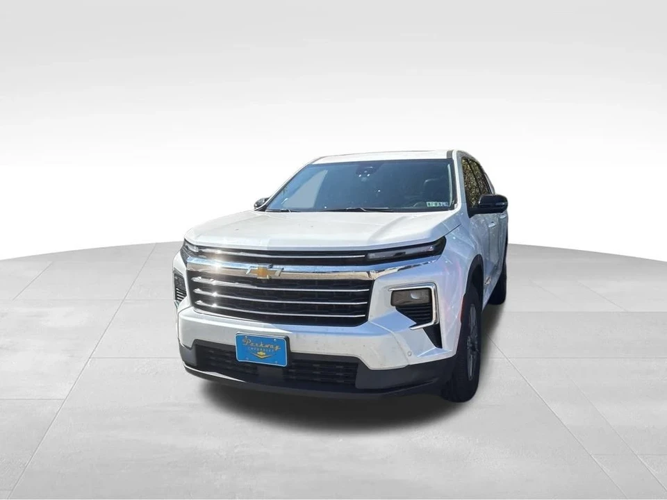 2024 Chevrolet Traverse - Image 2 of 12