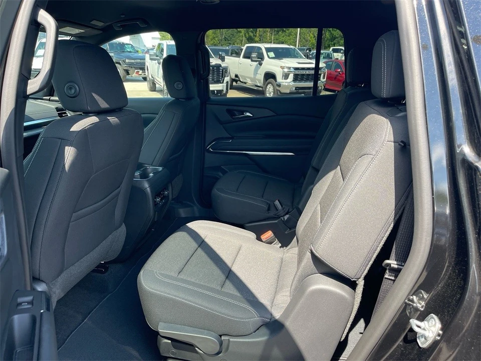 2024 Chevrolet Traverse - Image 11 of 12
