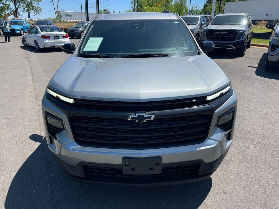 2024 Chevrolet Traverse - Image 8 of 12