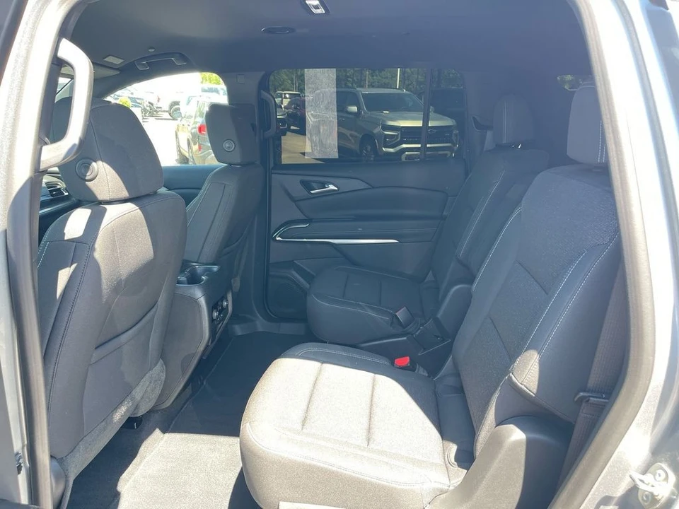 2024 Chevrolet Traverse - Image 11 of 12