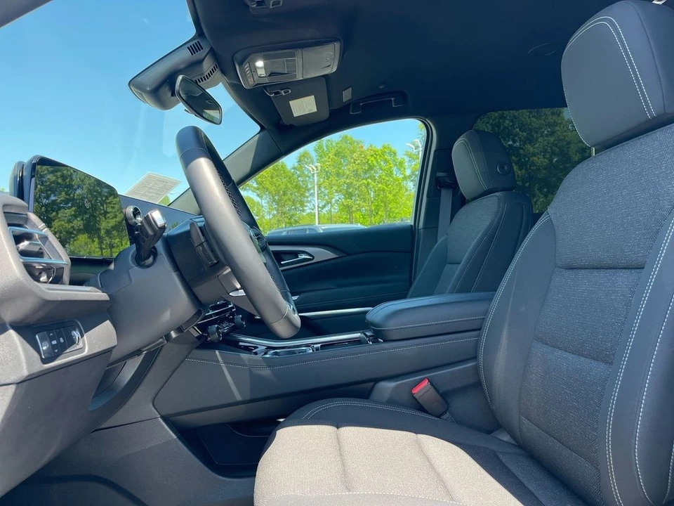 2024 Chevrolet Traverse - Image 9 of 12