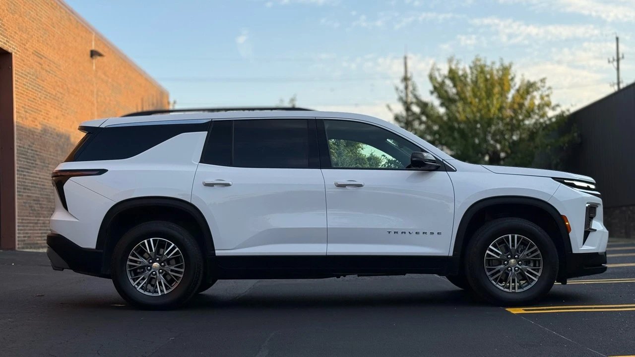 2024 Chevrolet Traverse - Image 8 of 21