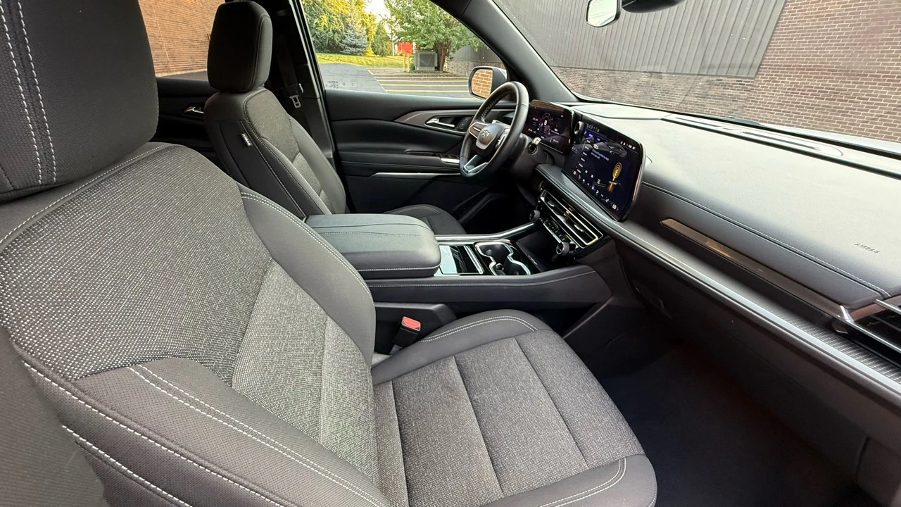 2024 Chevrolet Traverse - Image 11 of 21