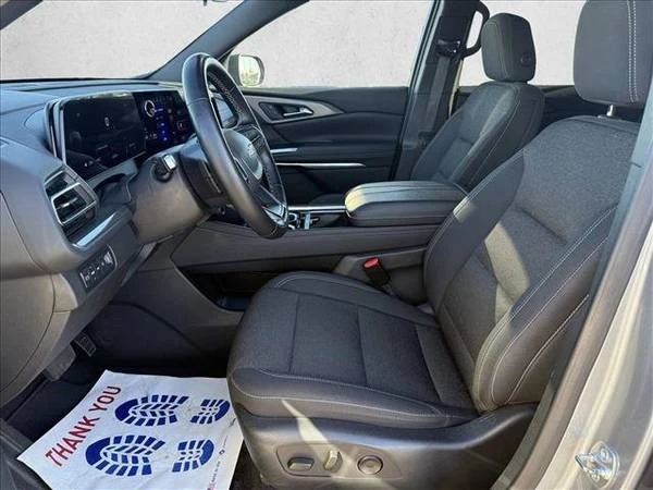 2024 Chevrolet Traverse - Image 10 of 21