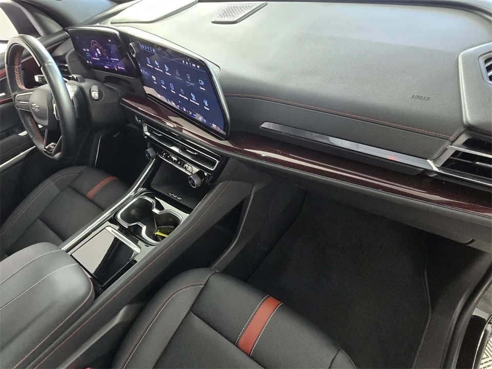 2024 Chevrolet Traverse - Image 15 of 21