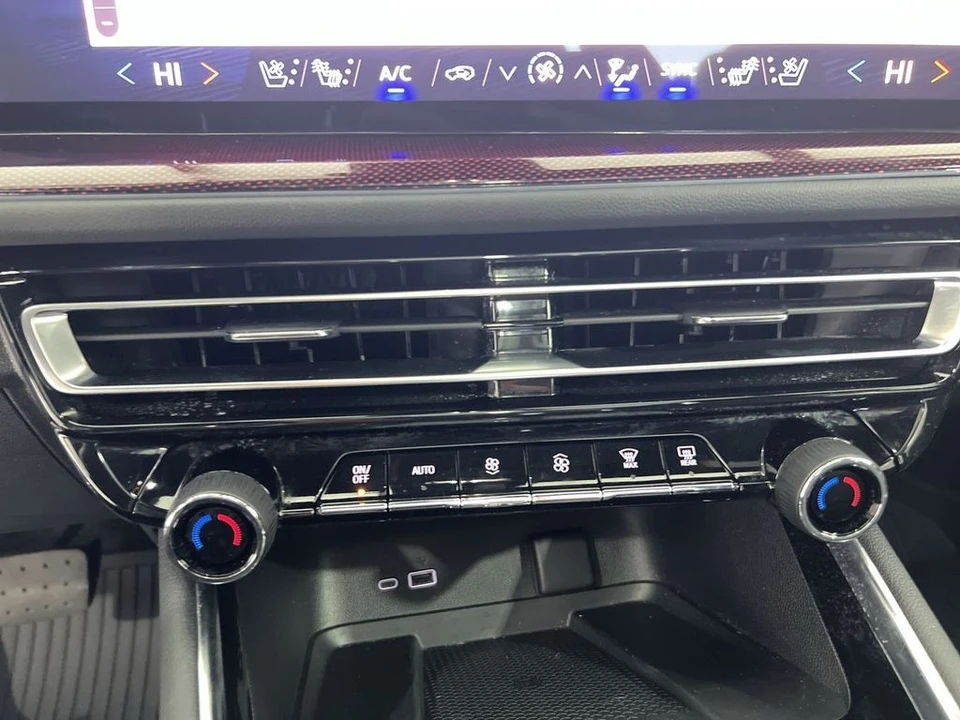 2024 Chevrolet Traverse - Image 16 of 21