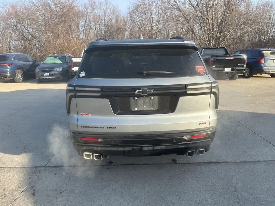 2024 Chevrolet Traverse - Image 8 of 12