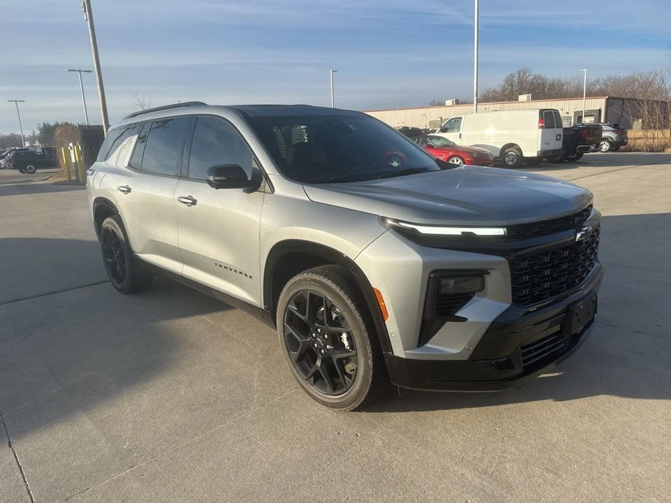 2024 Chevrolet Traverse - Image 5 of 12