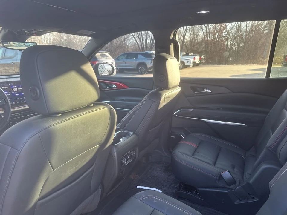 2024 Chevrolet Traverse - Image 11 of 12
