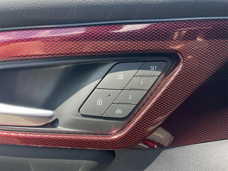 2024 Chevrolet Traverse - Image 11 of 12