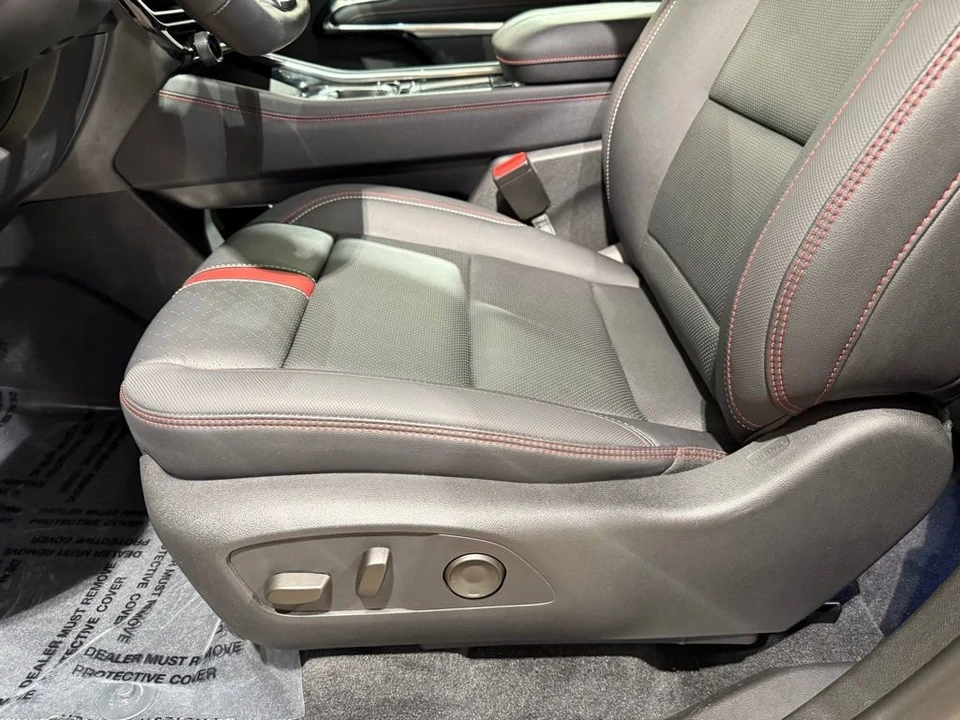 2024 Chevrolet Traverse - Image 14 of 21