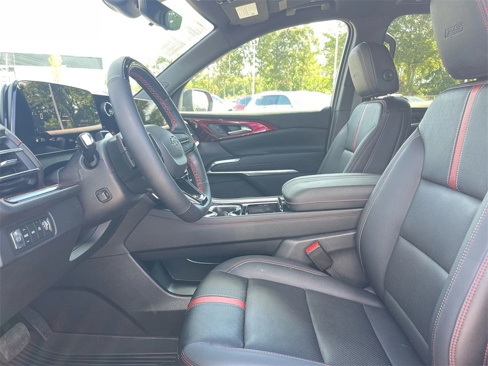 2024 Chevrolet Traverse - Image 9 of 12