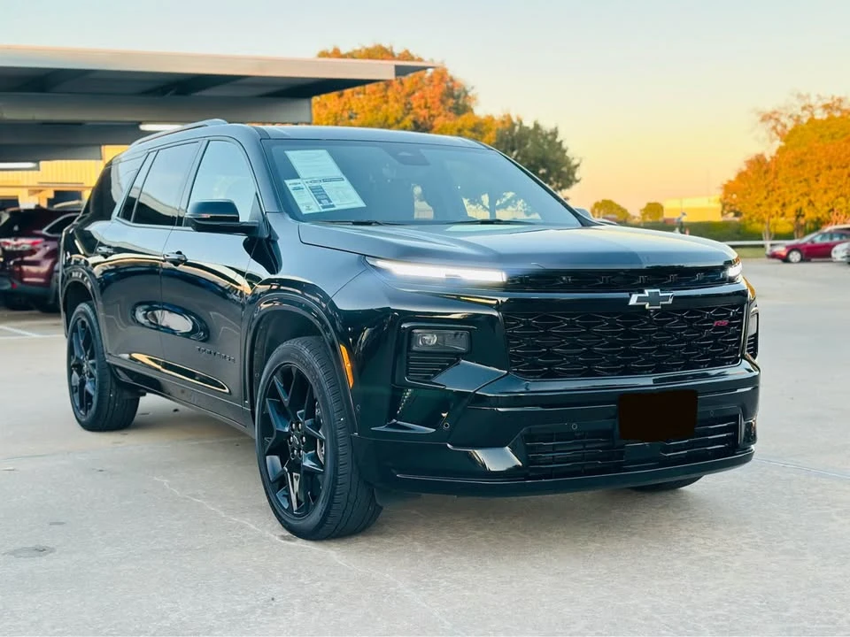 2024 Chevrolet Traverse - Image 2 of 10