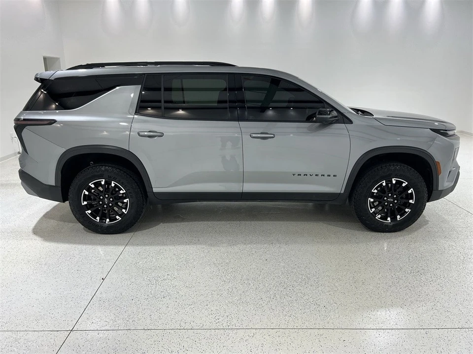 2024 Chevrolet Traverse - Image 9 of 21
