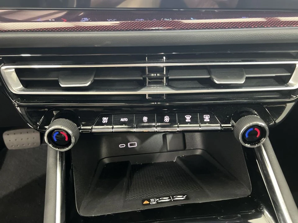 2024 Chevrolet Traverse - Image 17 of 21