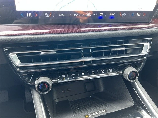 2024 Chevrolet Traverse - Image 18 of 21