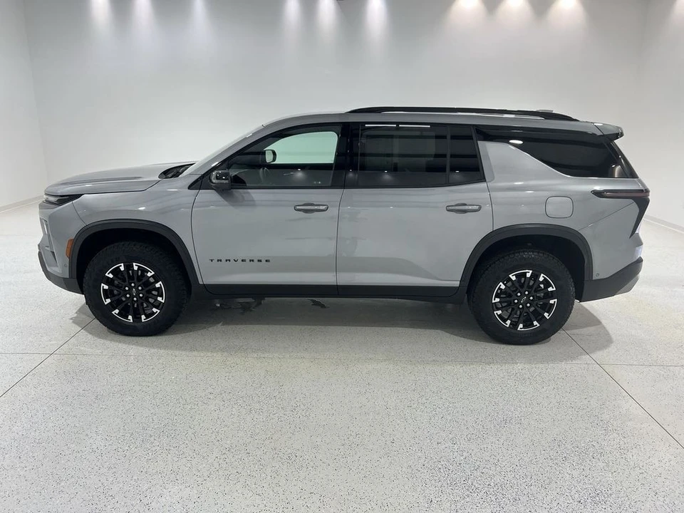 2024 Chevrolet Traverse - Image 2 of 21