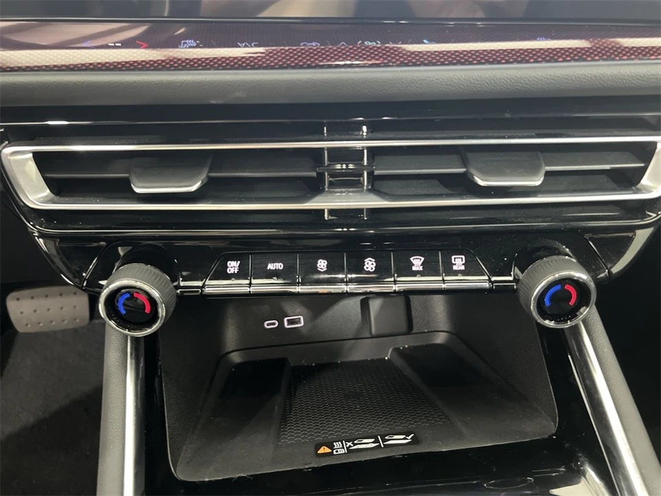 2024 Chevrolet Traverse - Image 17 of 21