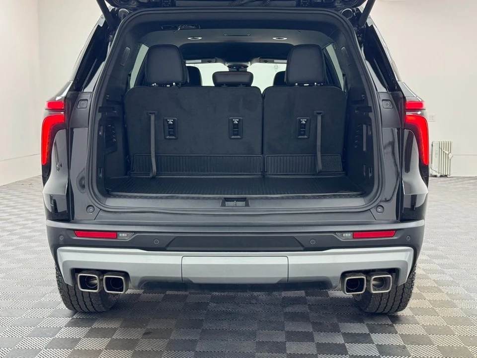 2024 Chevrolet Traverse - Image 9 of 12