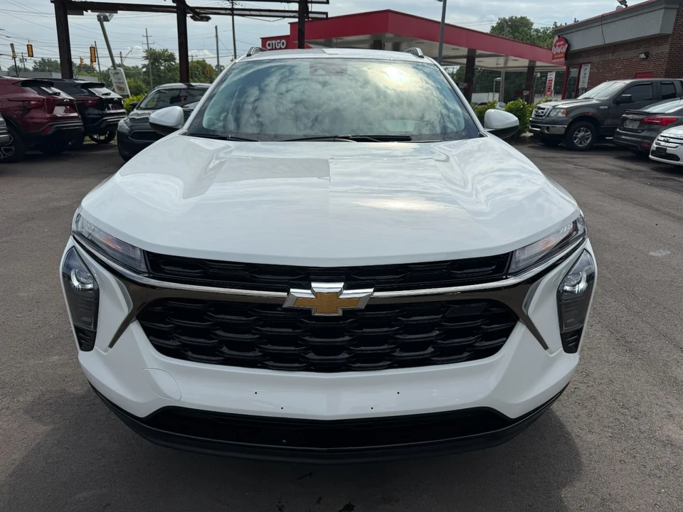 2024 Chevrolet Trax - Image 2 of 20