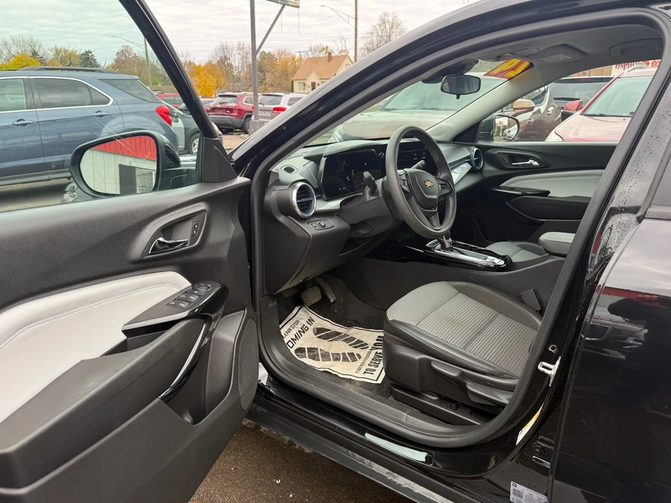 2024 Chevrolet Trax - Image 11 of 20