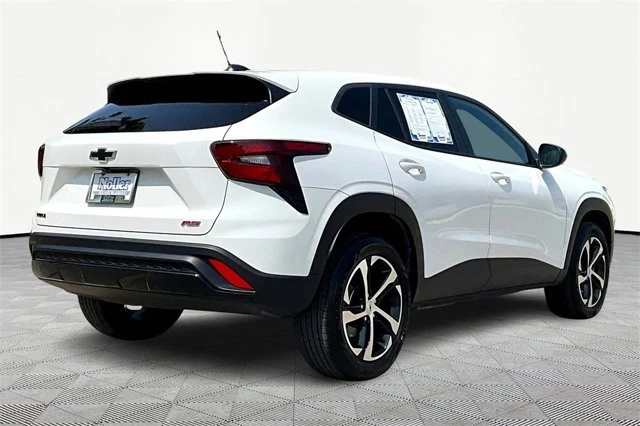2024 Chevrolet Trax - Image 2 of 19
