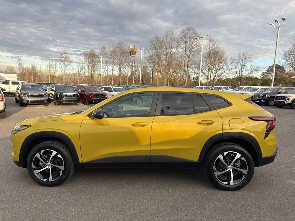 2024 Chevrolet Trax - Image 2 of 12