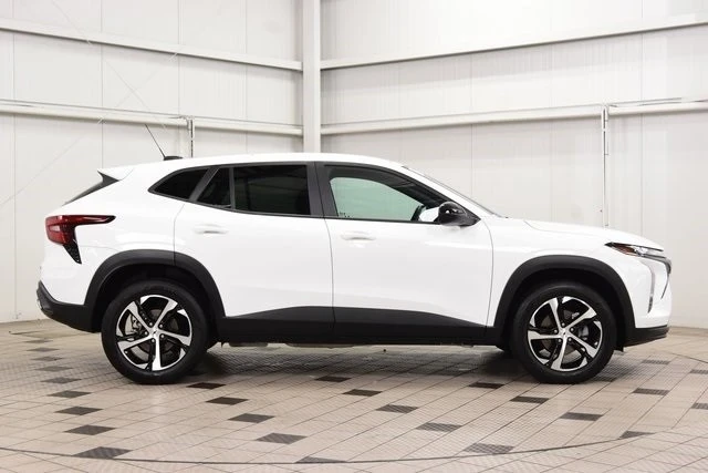 2024 Chevrolet Trax - Image 9 of 21