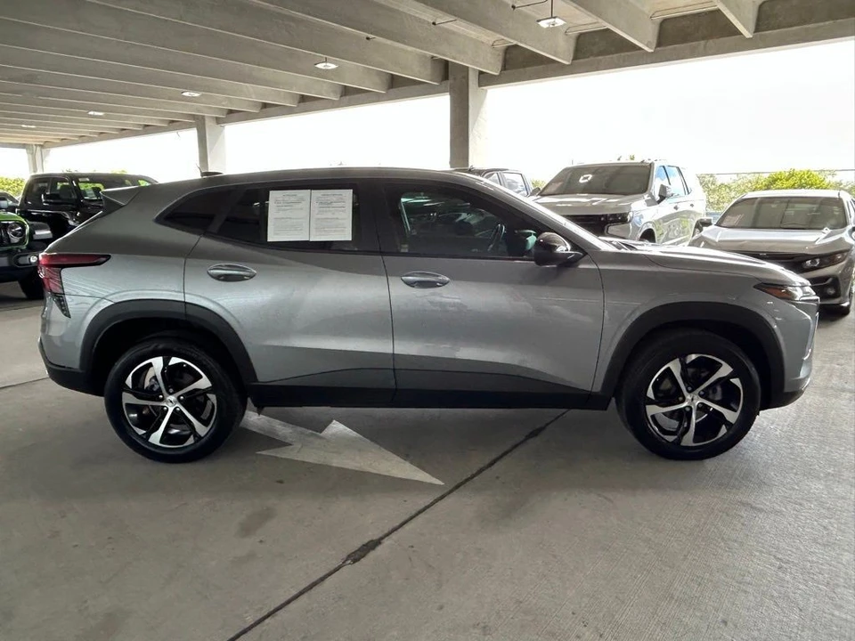 2024 Chevrolet Trax - Image 3 of 12