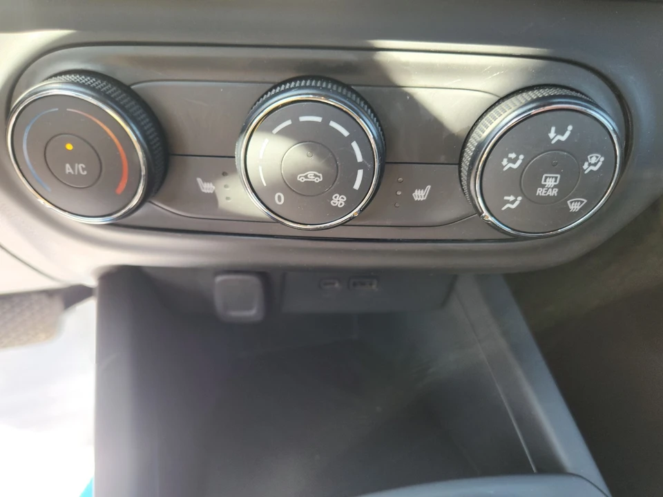 2024 Chevrolet Trax - Image 21 of 31