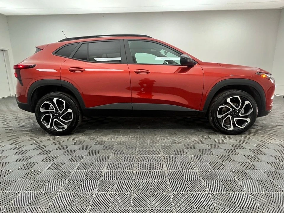 2024 Chevrolet Trax - Image 8 of 12
