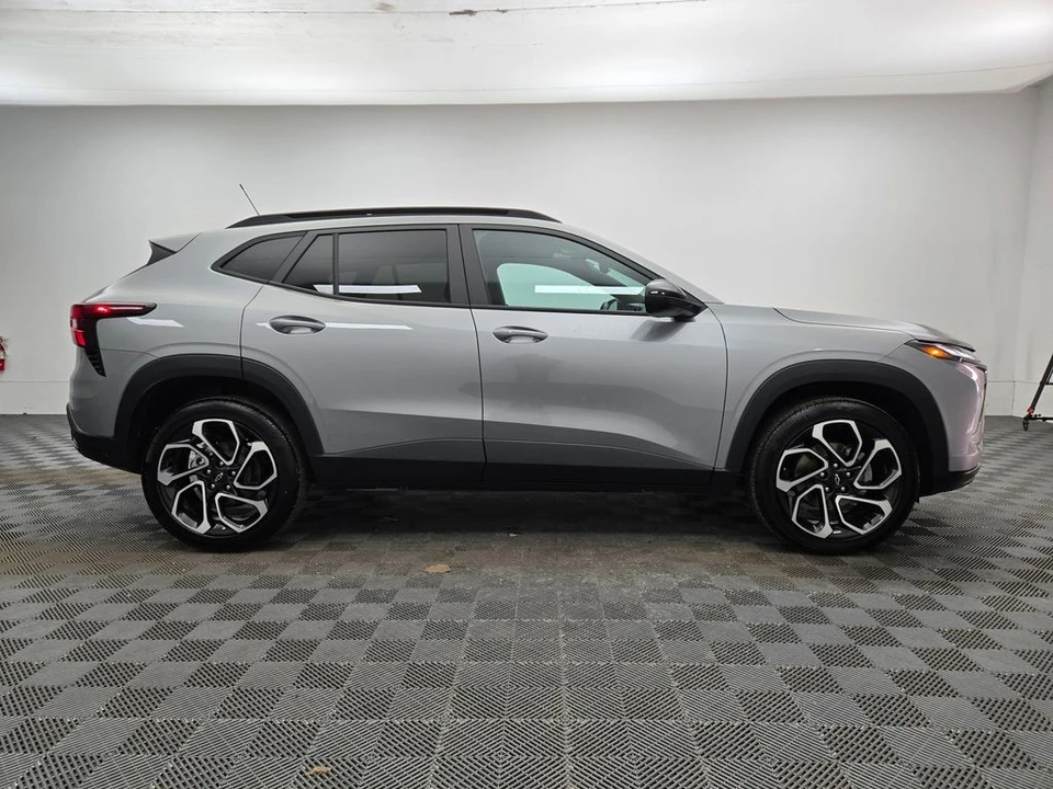 2024 Chevrolet Trax - Image 8 of 12