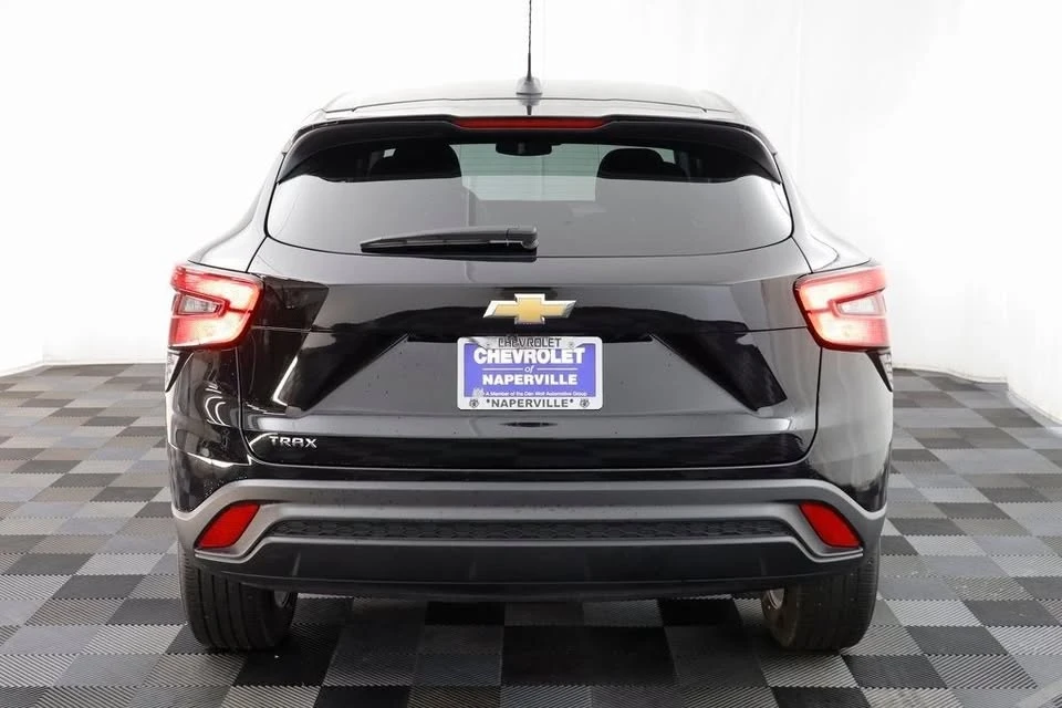 2024 Chevrolet Trax - Image 2 of 12