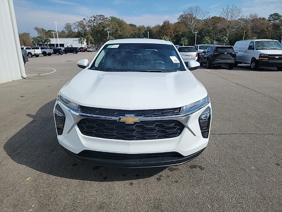 2024 Chevrolet Trax - Image 8 of 11