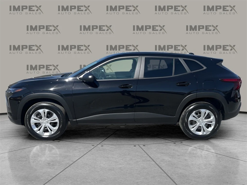 2024 Chevrolet Trax - Image 2 of 12