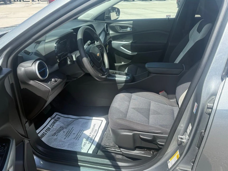 2024 Chevrolet Trax - Image 10 of 12