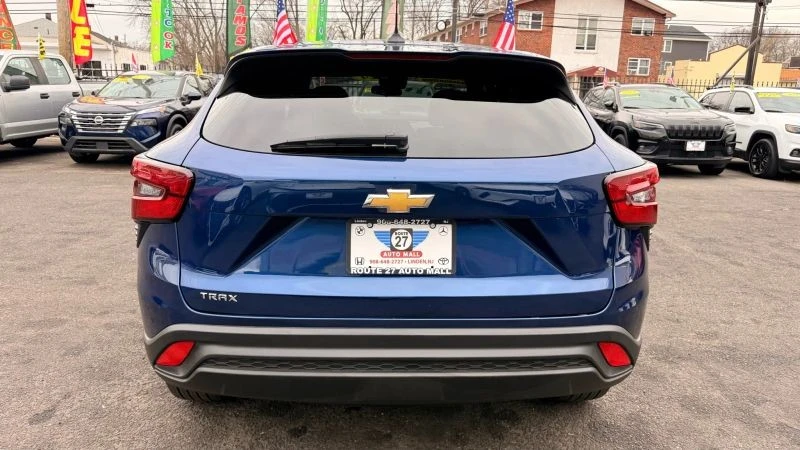 2024 Chevrolet Trax - Image 6 of 12