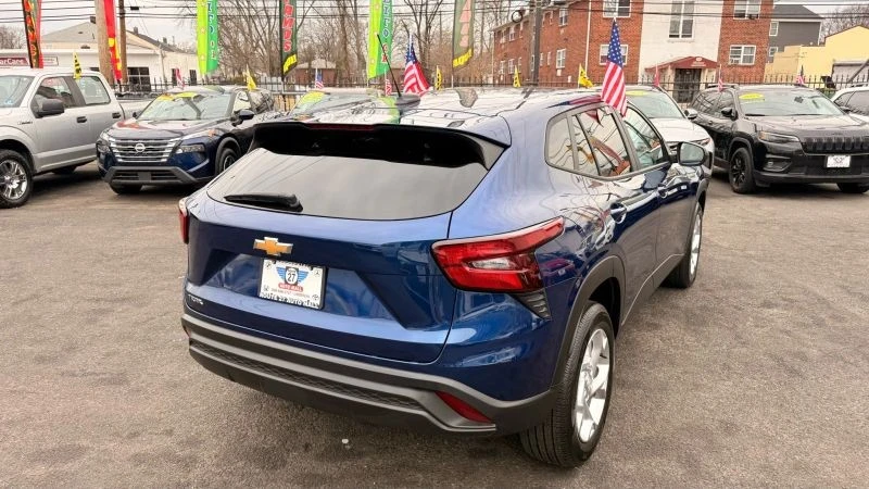 2024 Chevrolet Trax - Image 7 of 12