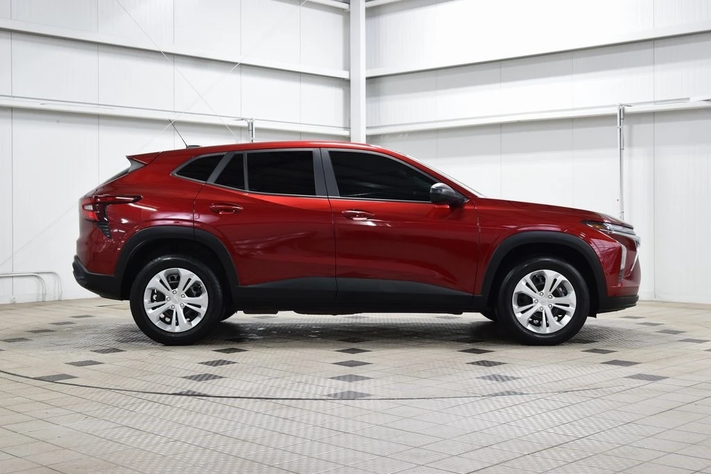 2024 Chevrolet Trax - Image 9 of 12