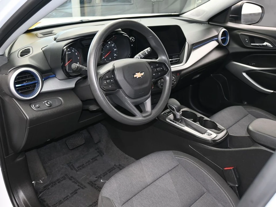 2024 Chevrolet Trax - Image 10 of 12
